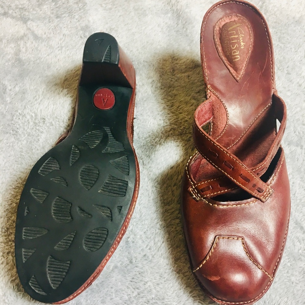 Clark’s Artisans Red Leather Slide Heels 8M - Picture 2 of 5